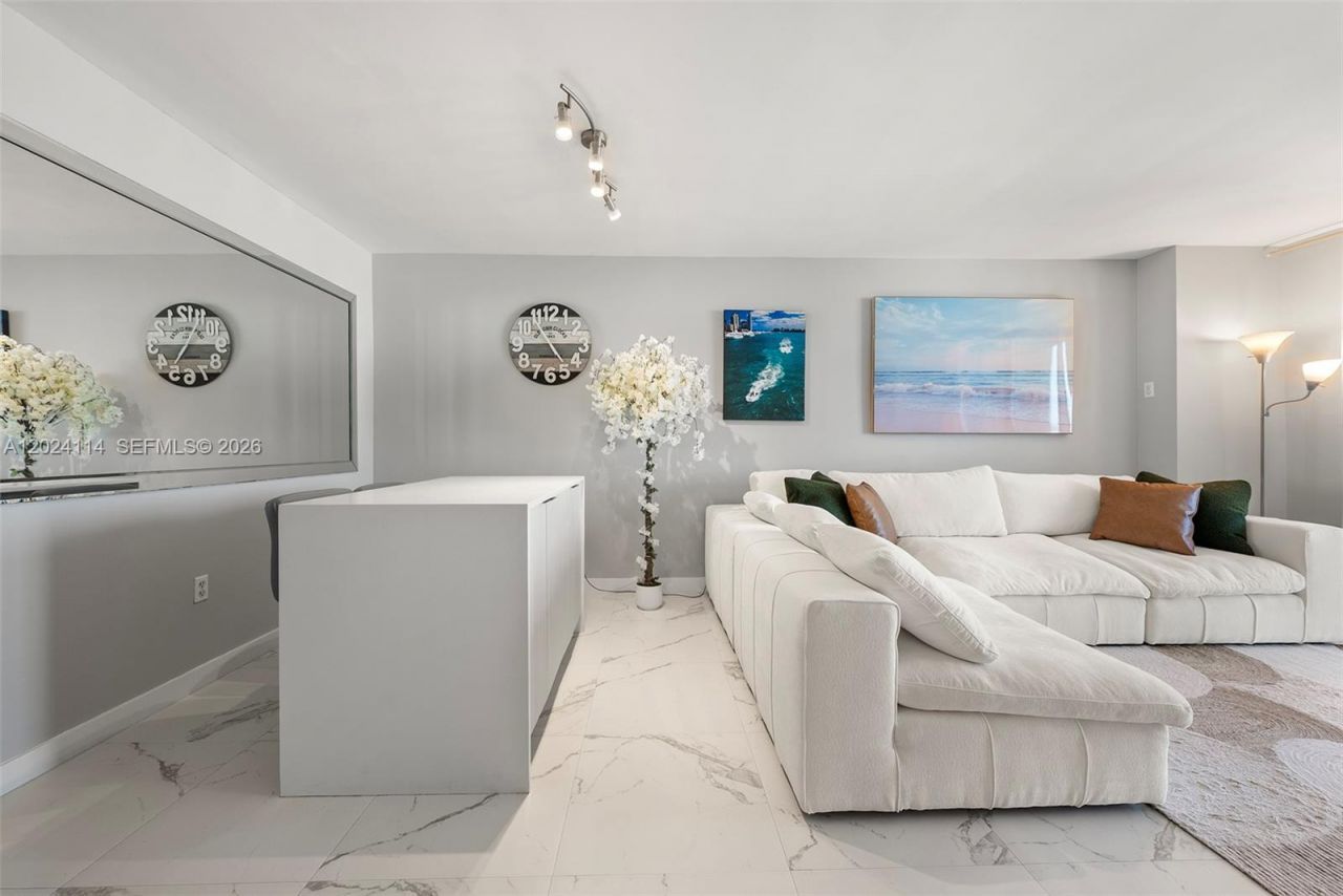 90 Alton Rd , Unit 1405, Miami Beach, FL 33139 Photo