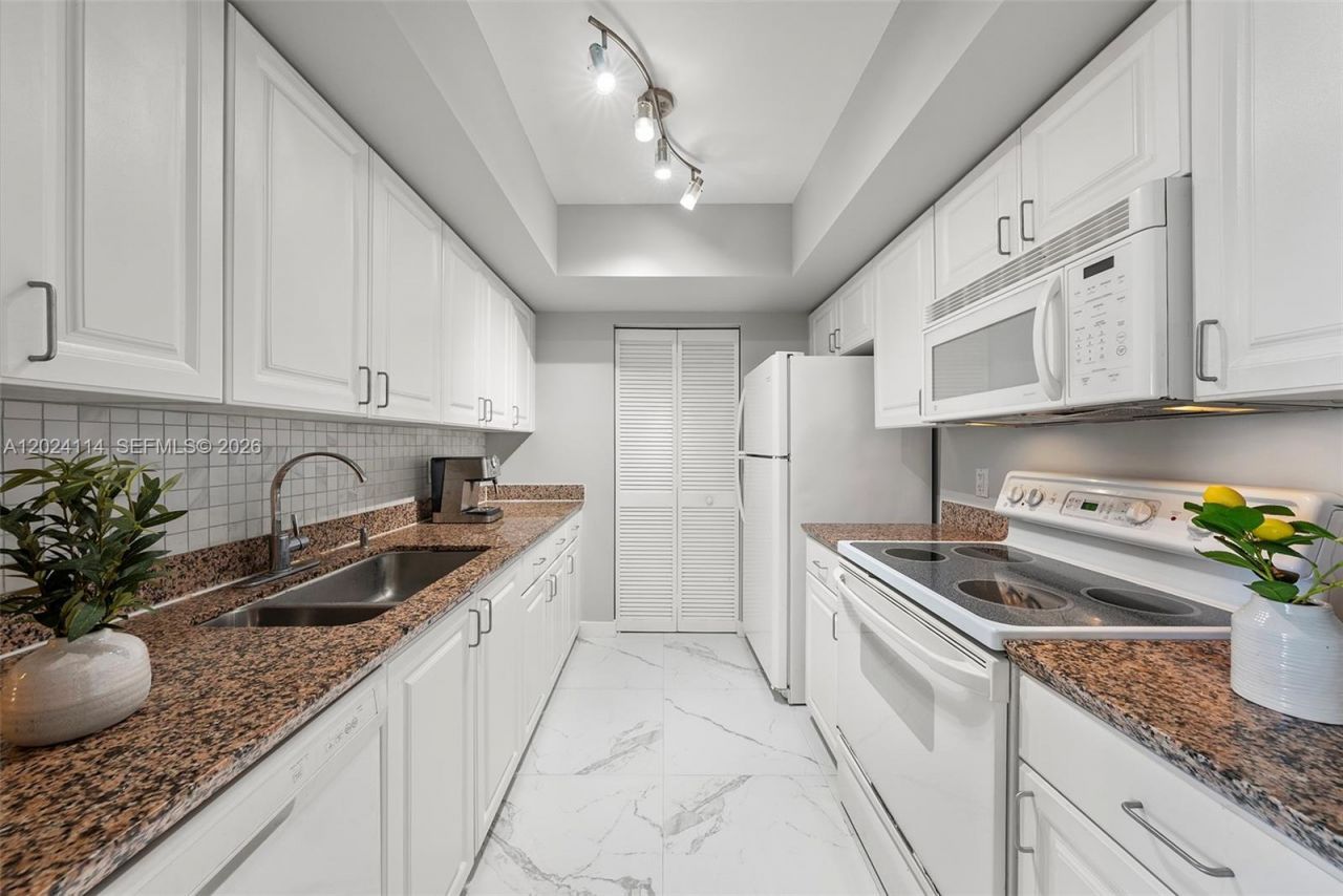 90 Alton Rd , Unit 1405, Miami Beach, FL 33139 Photo