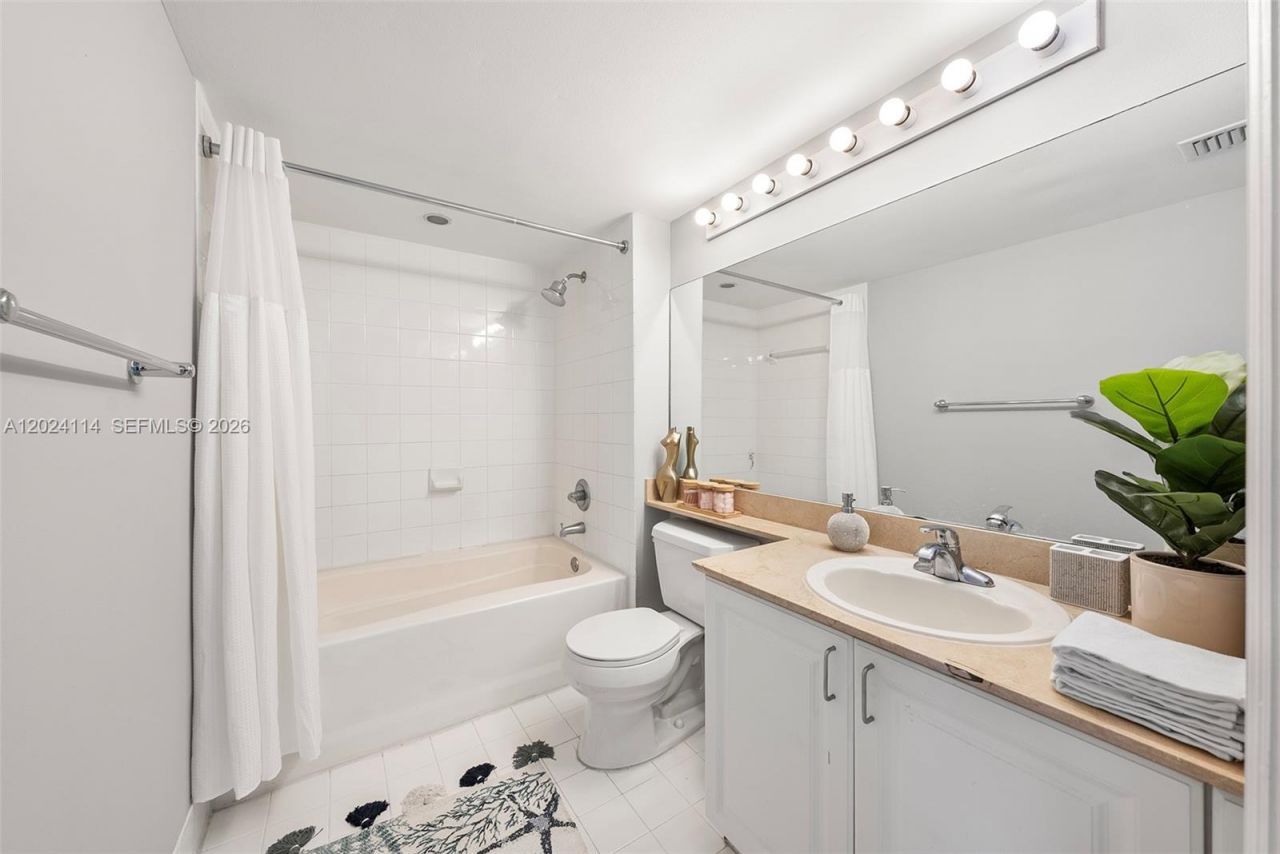 90 Alton Rd , Unit 1405, Miami Beach, FL 33139 Photo