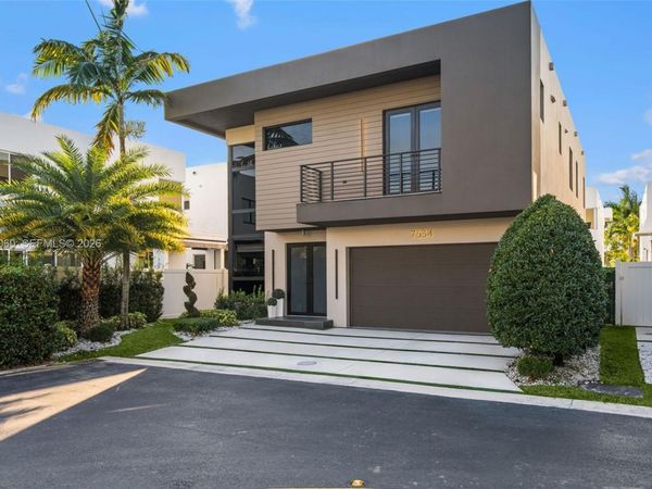 7534 NW 98th Ave , Doral, FL 33178