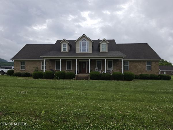 104 Dove Lane, Speedwell, TN 37870
