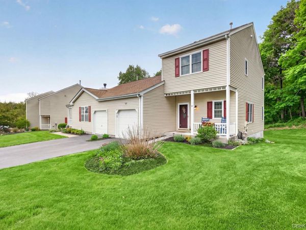 31 Bridgewater Way, Poughkeepsie, NY 12601