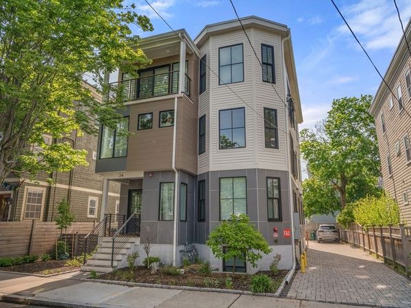 24 Camp St, Unit 3, Cambridge, MA 02140