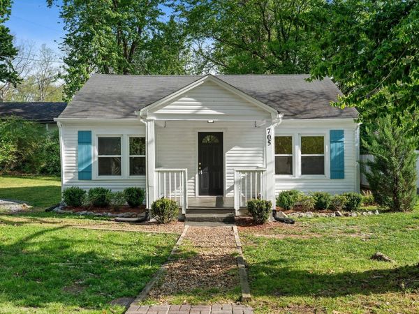 705 Williams Ln , Clarksville, TN 37040