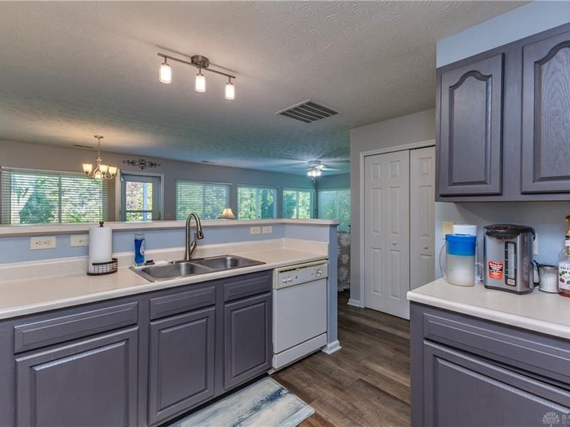 9827 Olde Park Drive, Bethel Township, OH 45371 Photo 7
