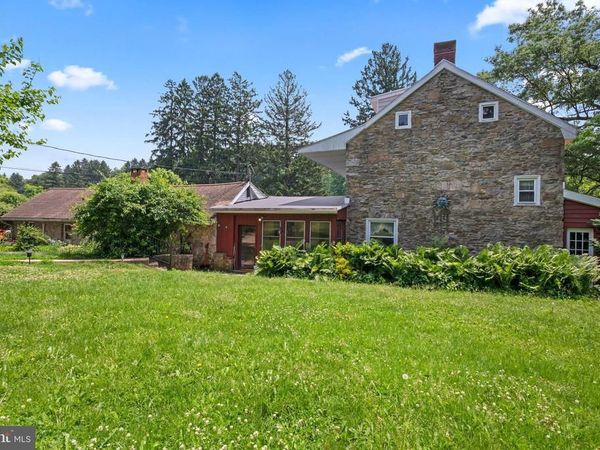 564 BLANDON ROAD, FLEETWOOD, PA 19522