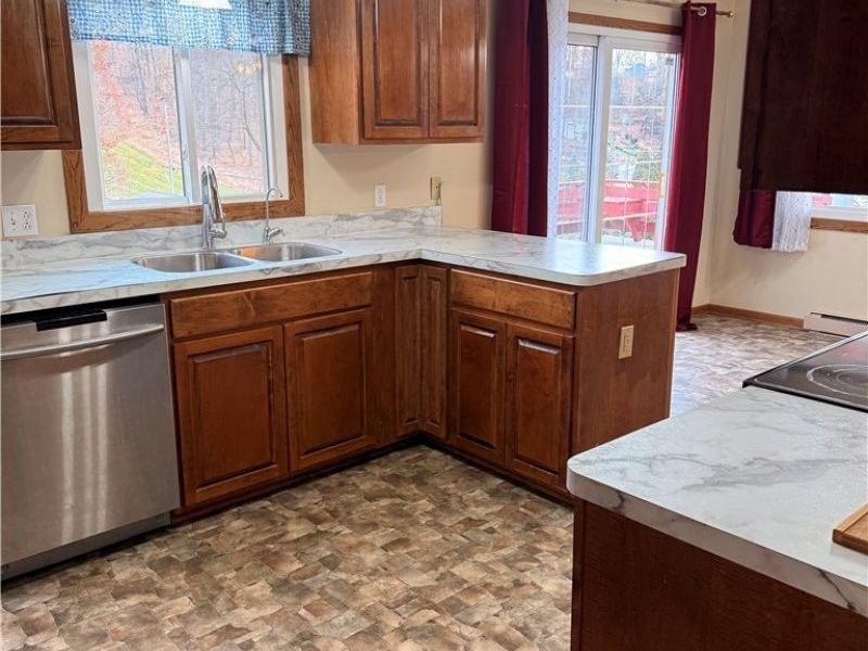 71 E Mohawk Drive , Malvern, OH 44644 Photo 6