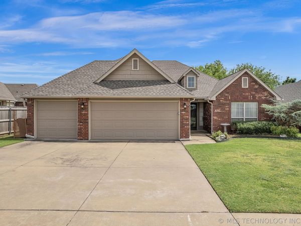 13104 E 112th Street North , Owasso, OK 74055