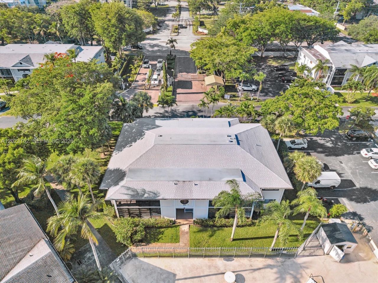 831 NE 199th St, Unit 101-34, Miami, FL 33179 Photo