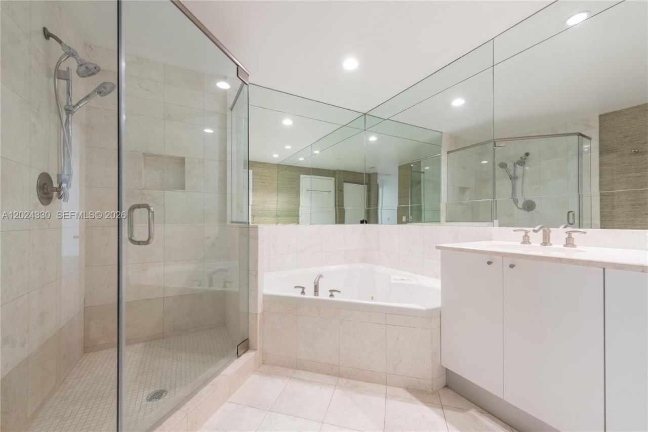 901 Brickell Key Blvd , Unit 2006, Miami, FL 33131 Photo
