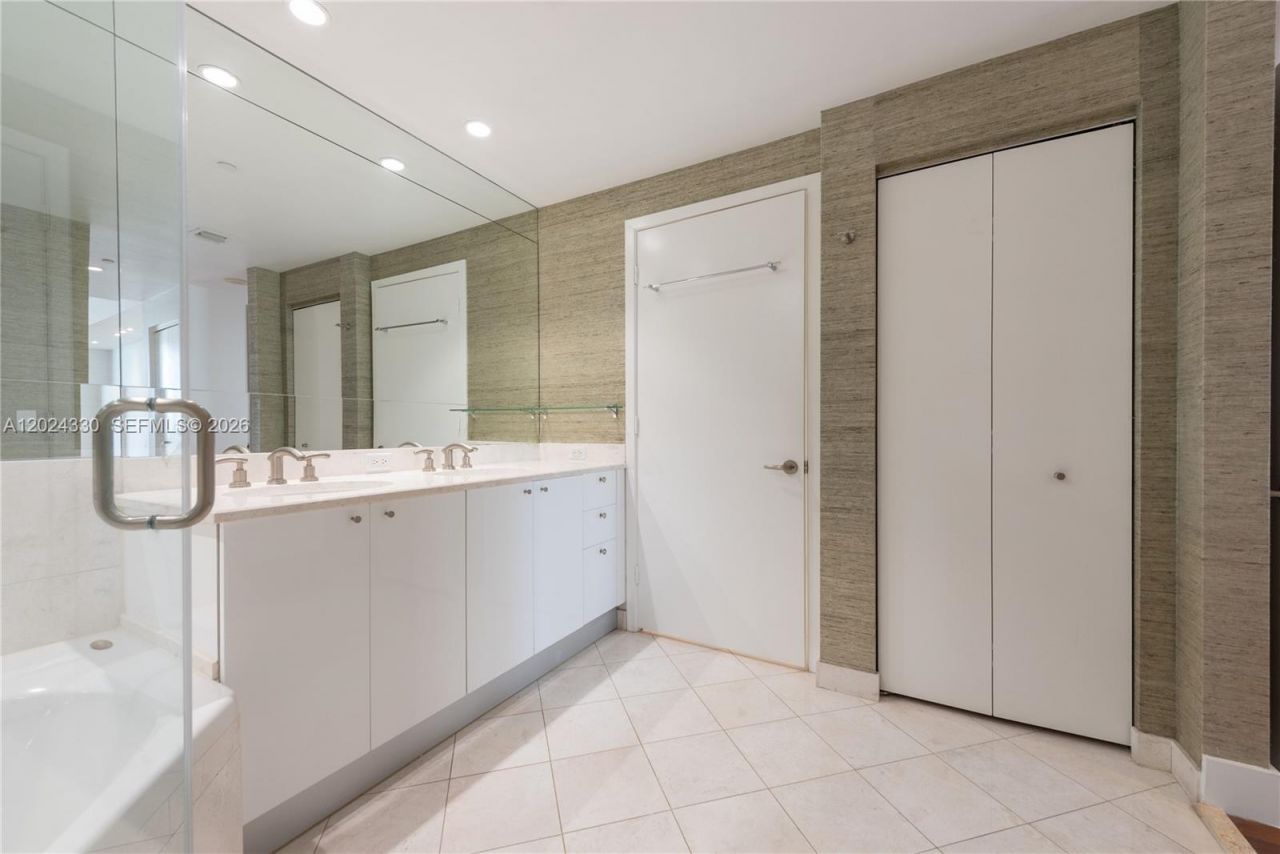 901 Brickell Key Blvd , Unit 2006, Miami, FL 33131 Photo