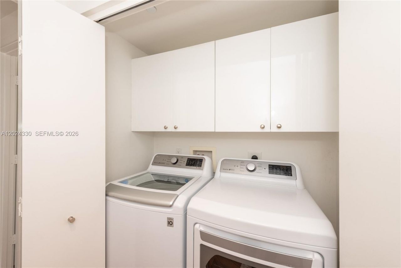 901 Brickell Key Blvd , Unit 2006, Miami, FL 33131 Photo