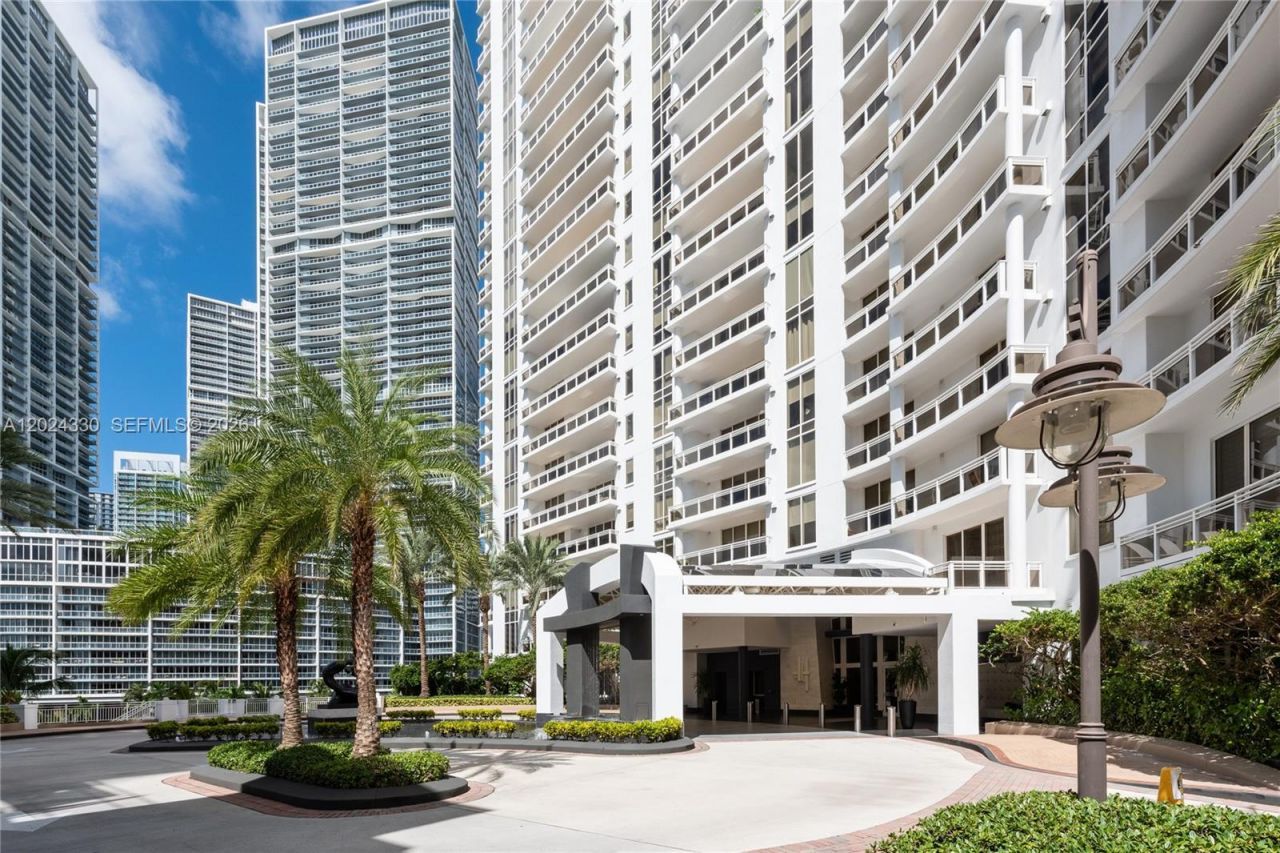 901 Brickell Key Blvd , Unit 2006, Miami, FL 33131 Photo