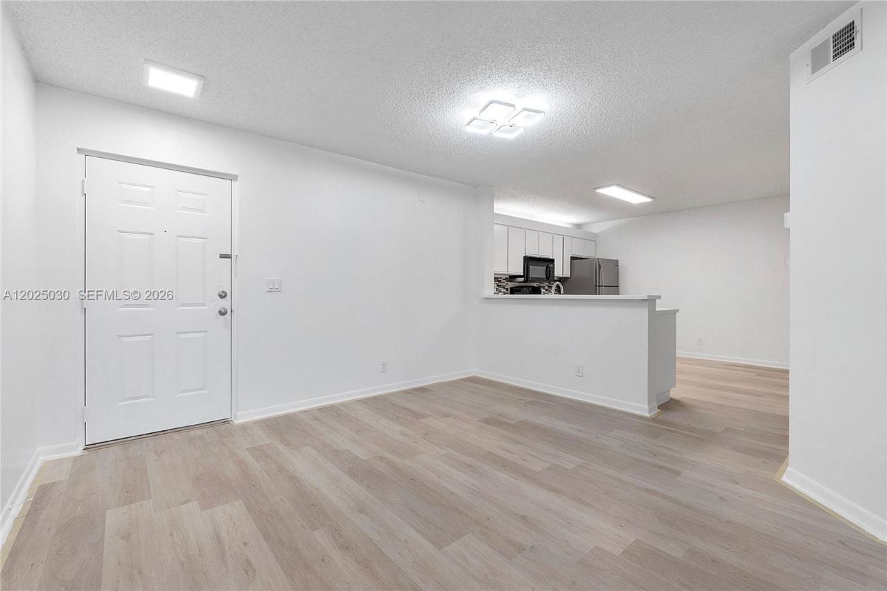 5661 Riverside Dr, Unit 103B7, Coral Springs, FL 33067 Photo