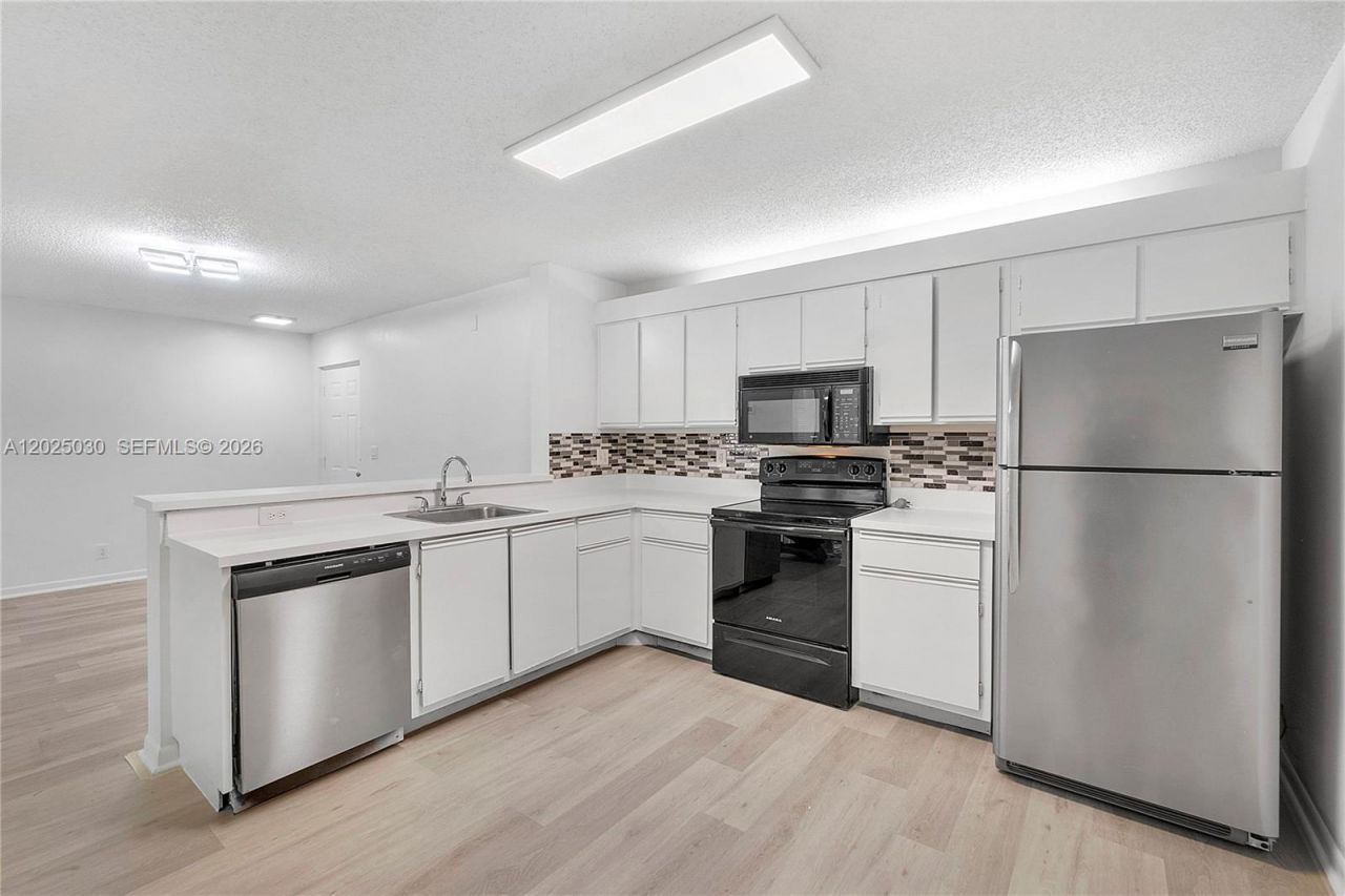5661 Riverside Dr, Unit 103B7, Coral Springs, FL 33067 Photo
