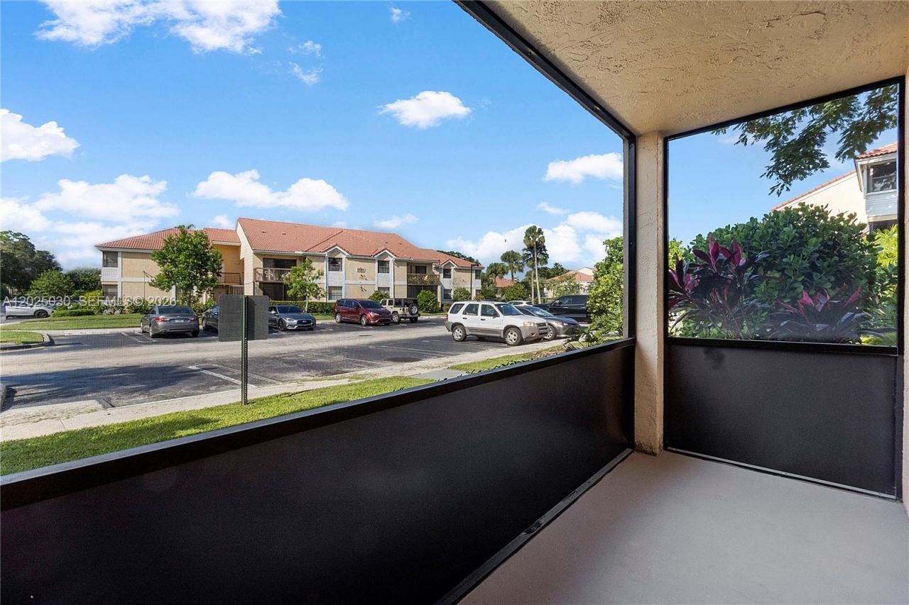 5661 Riverside Dr, Unit 103B7, Coral Springs, FL 33067 Photo