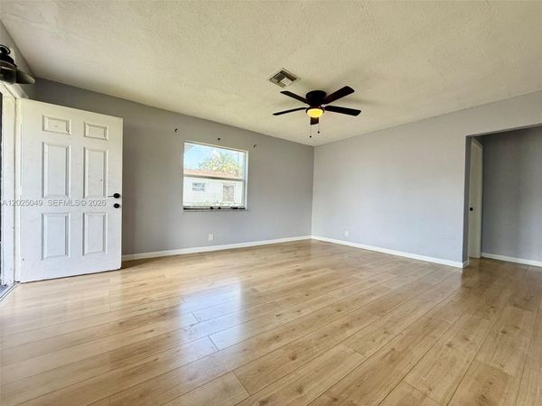 4030 SW 28th St , West Park, FL 33023