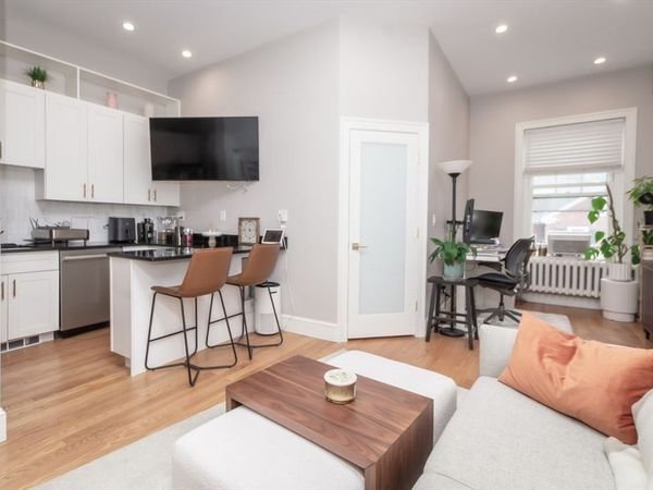 354 N Main Street, Unit 213, Andover, MA 01810