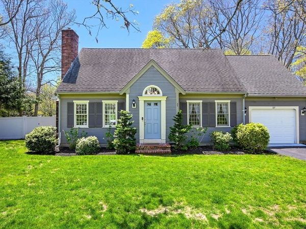 27 Dogwood Dr, Sandwich, MA 02644