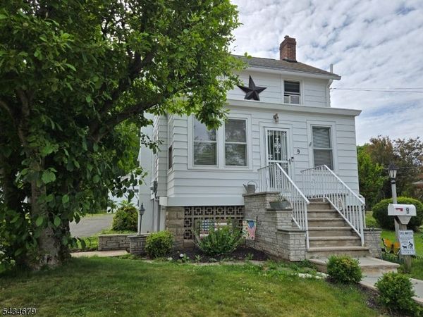 9 Broad St, Flemington, NJ 08822