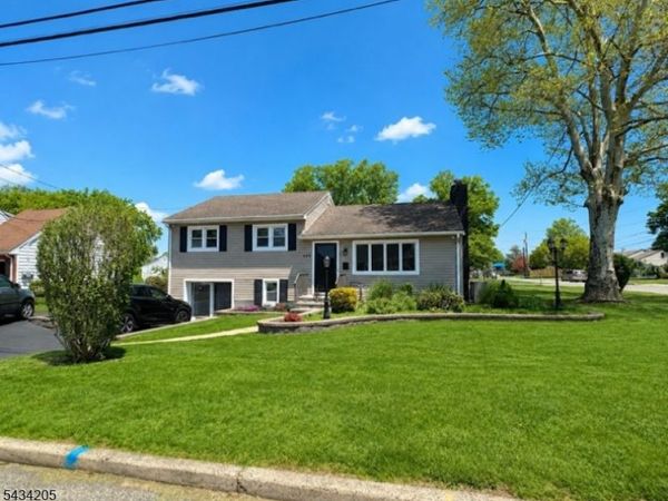 404 Czaplicki St, Manville, NJ 08835