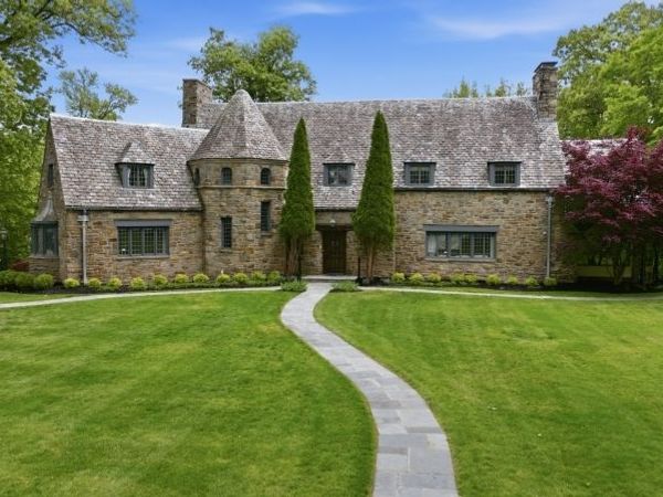 120 Old Chester Rd, Essex Fells, NJ 07021