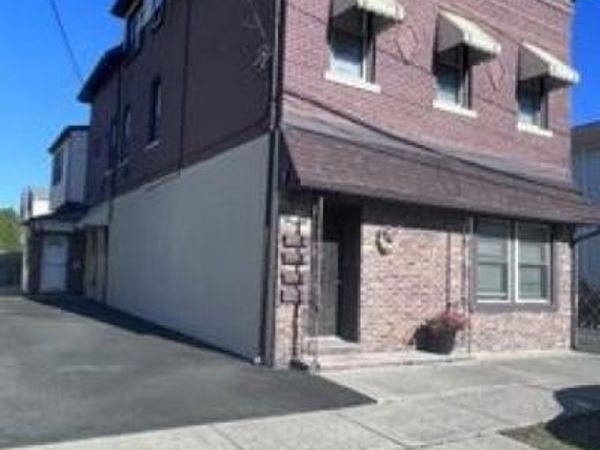 283 Orchard St, Unit 1B, Elmwood Park, NJ 07407