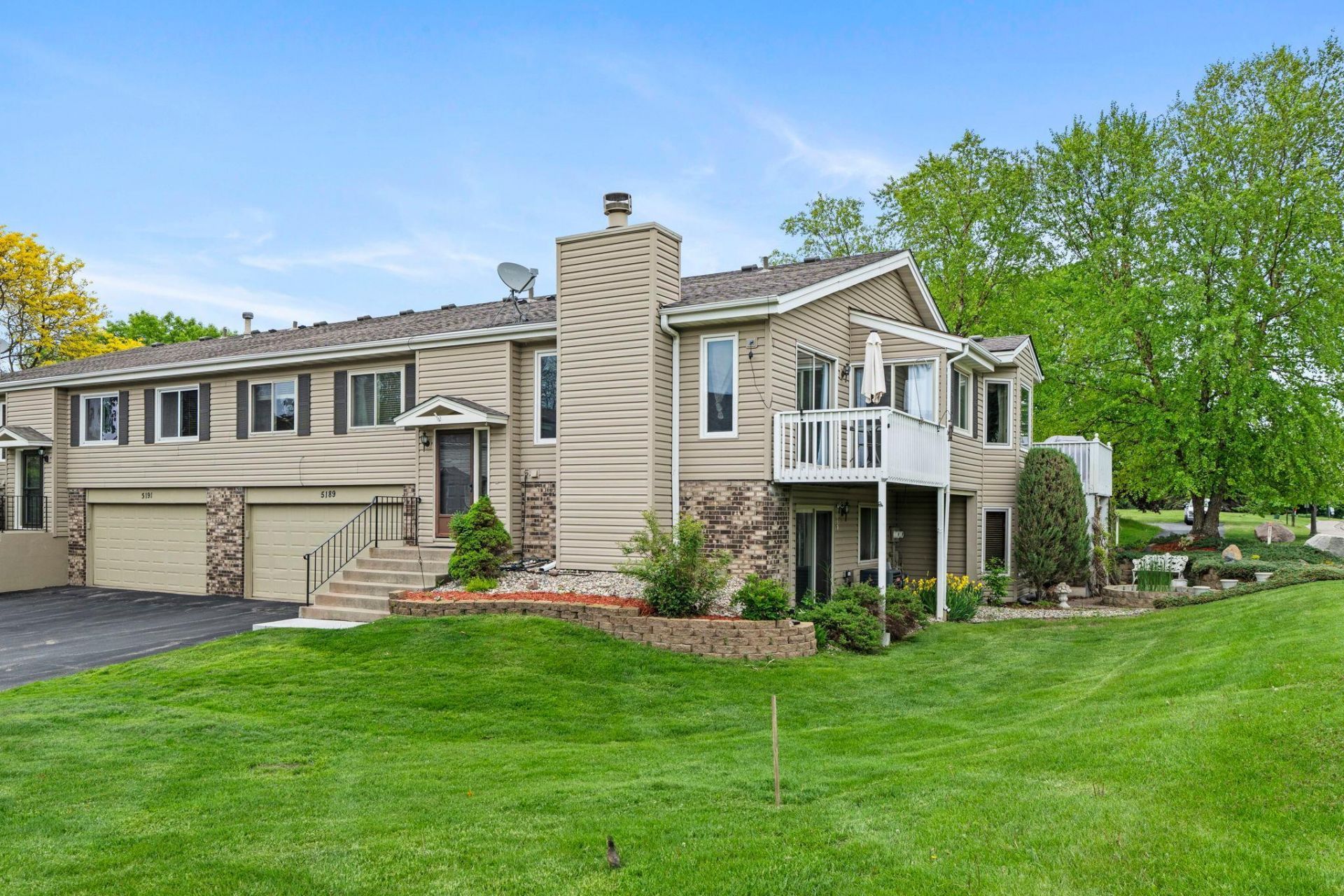 5189 Beachside Drive, Hopkins, MN 55343 Main Photo