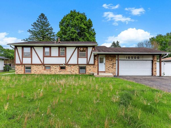 16500 Foliage Avenue W, Rosemount, MN 55068