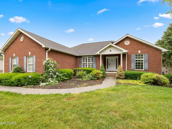 725 Water Oak Drive, Seymour, TN 37865