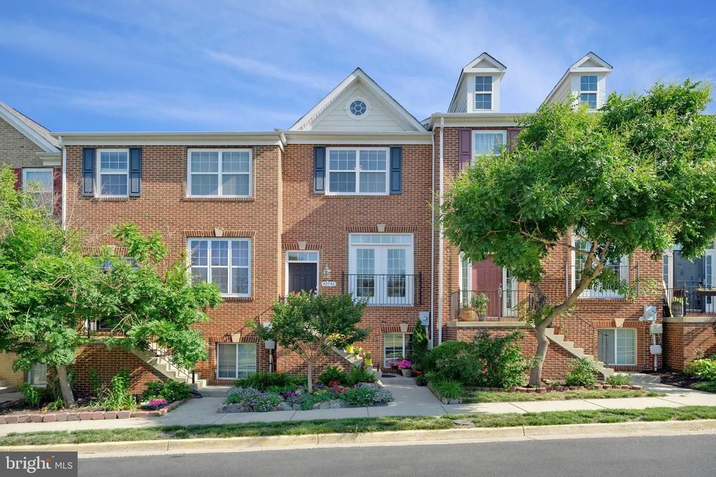 42746 Tunstall Terrace, Ashburn, VA 20147 Main Photo