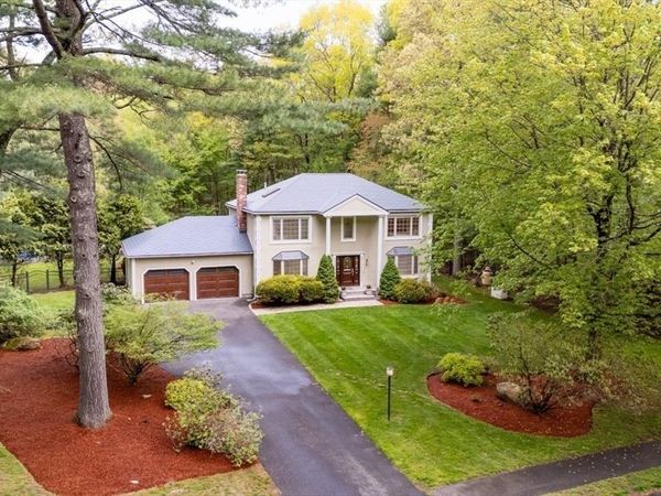 4 Pheasant Hill Rd, Hopkinton, MA 01748