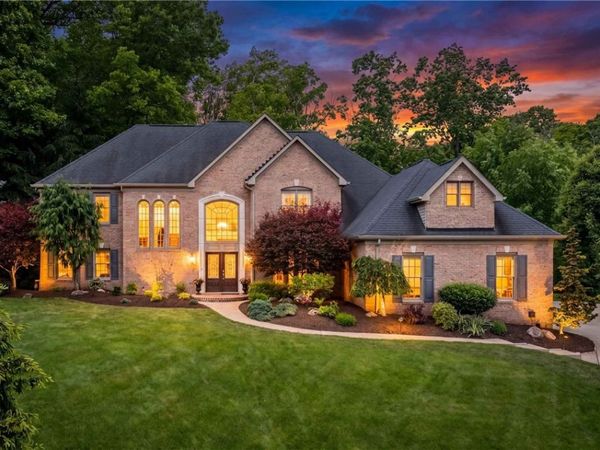 106 Briarwood Dr, McMurray, PA 15317