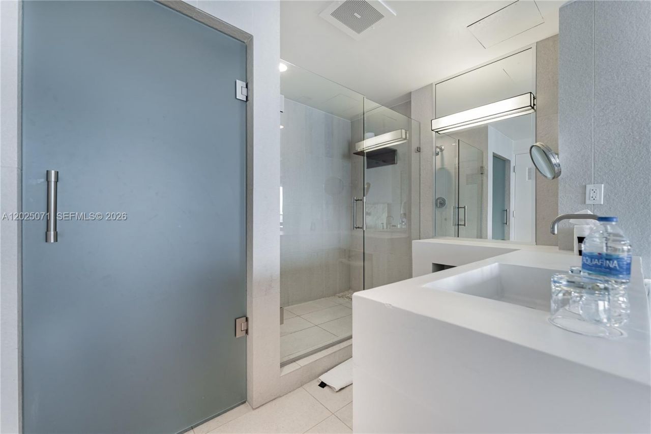 3101 Bayshore Dr , Unit 1402, Fort Lauderdale, FL 33304 Photo