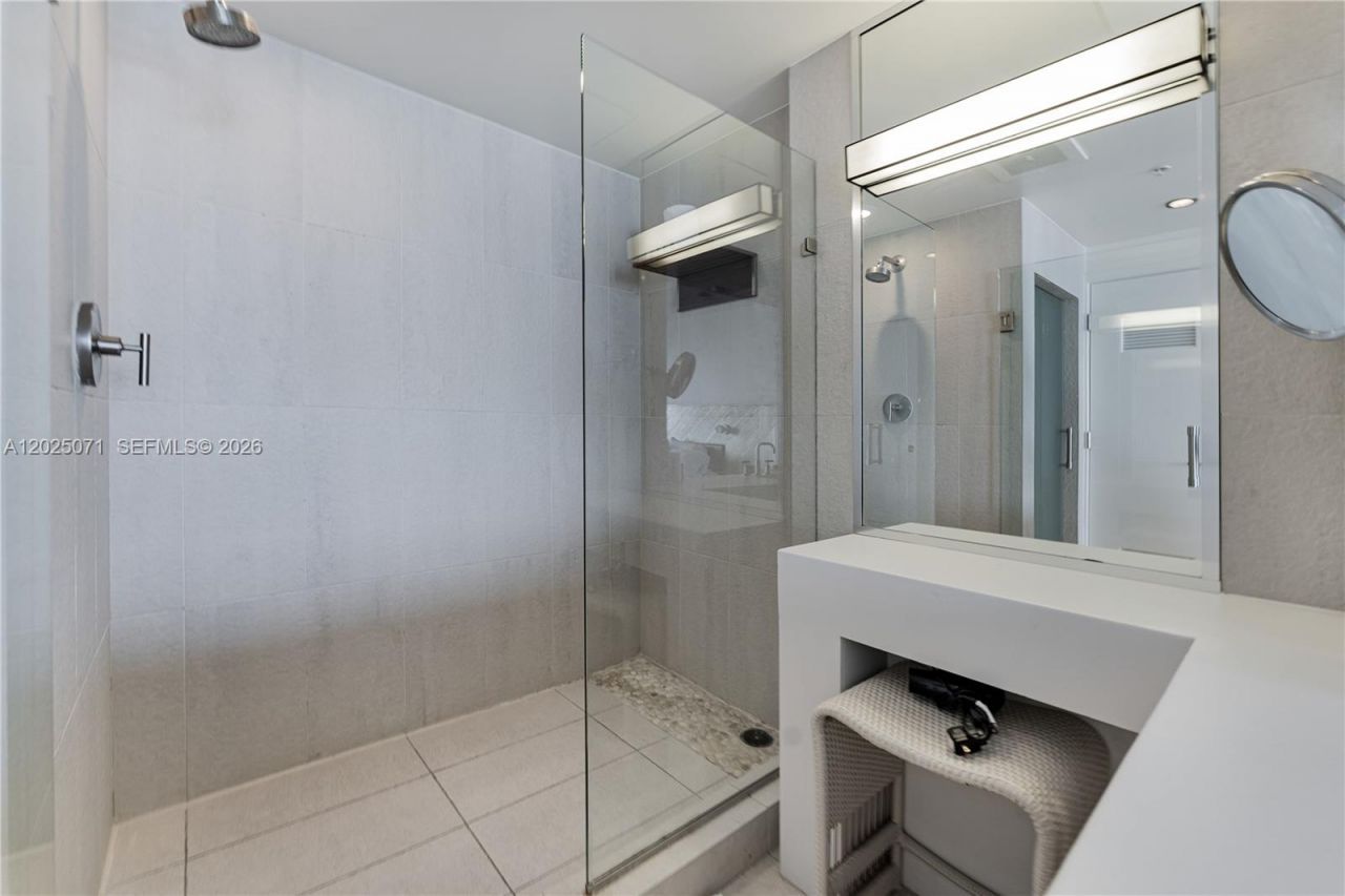3101 Bayshore Dr , Unit 1402, Fort Lauderdale, FL 33304 Photo
