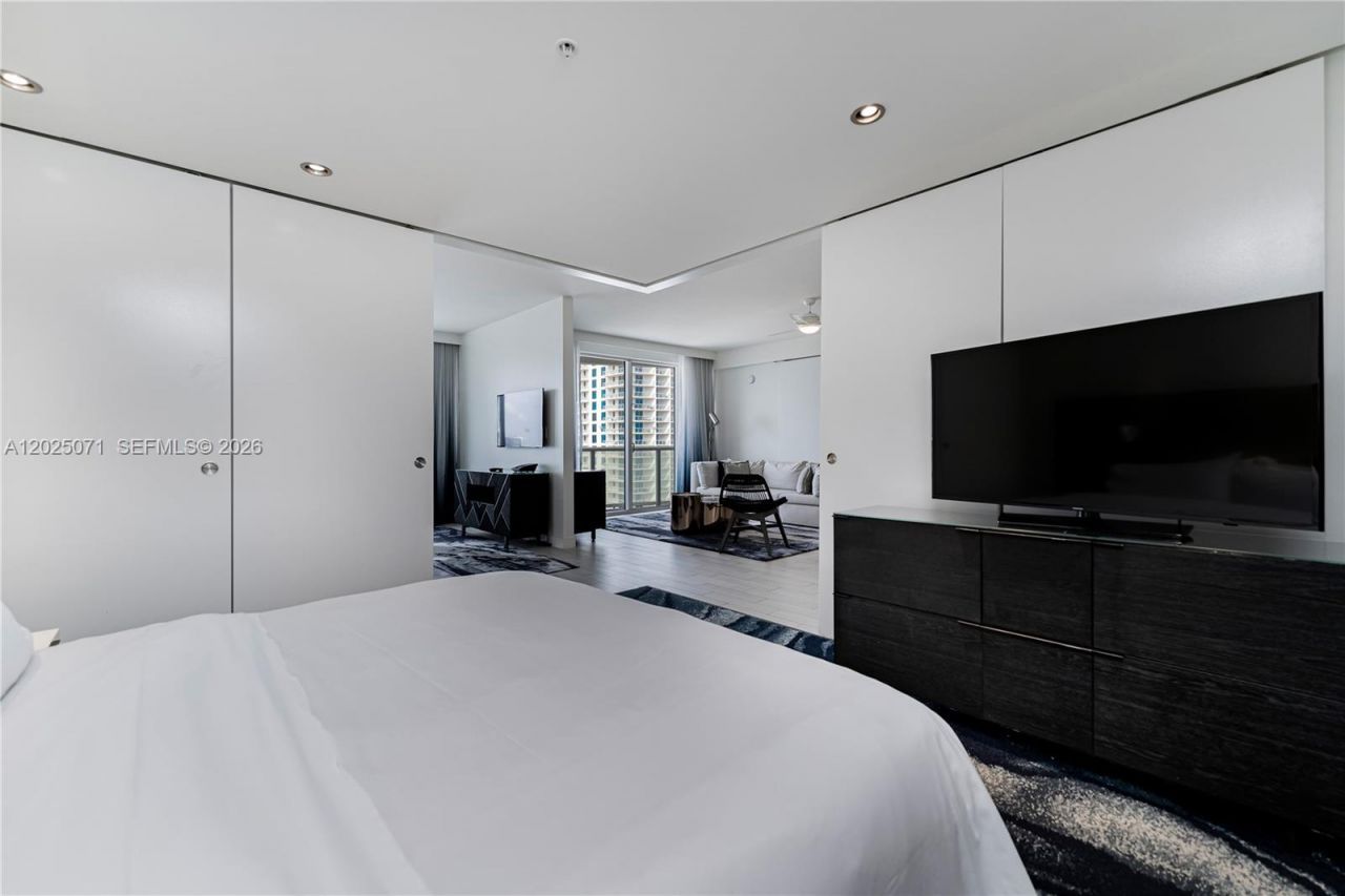 3101 Bayshore Dr , Unit 1402, Fort Lauderdale, FL 33304 Photo