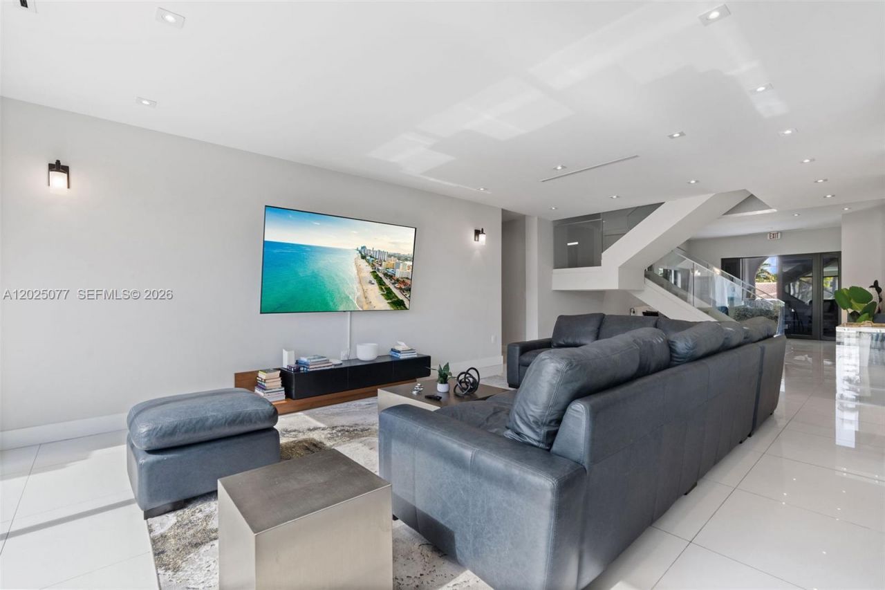 850 Washington St, Hollywood, FL 33019 Photo