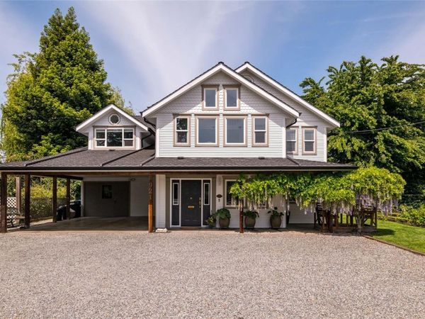 921 Marchmont Rd , Duncan, BC V9L 2M4