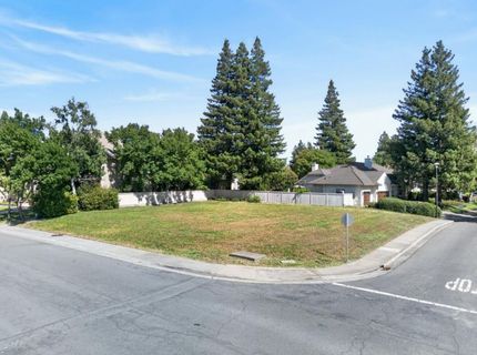 7701 E Shore Dr, Sacramento, CA 95831 Photo