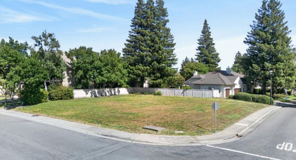7701 E Shore Dr, Sacramento, CA 95831 Photo