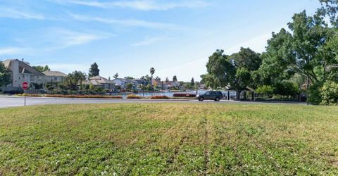 7701 E Shore Dr, Sacramento, CA 95831 Photo