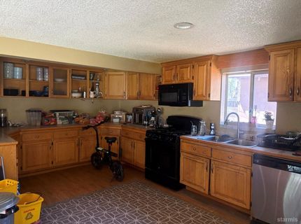 1212 Melba Drive, South Lake Tahoe, CA 96150 Photo