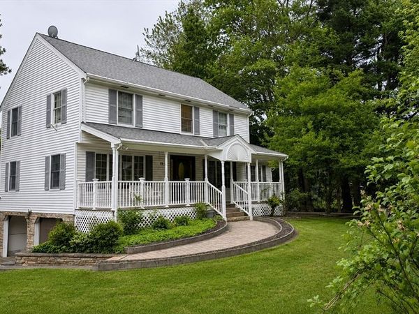 19 Hideaway Ln, Methuen, MA 01844