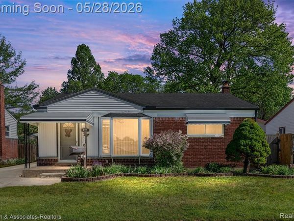 917 E Farnum Avenue, Madison Heights, MI 48071