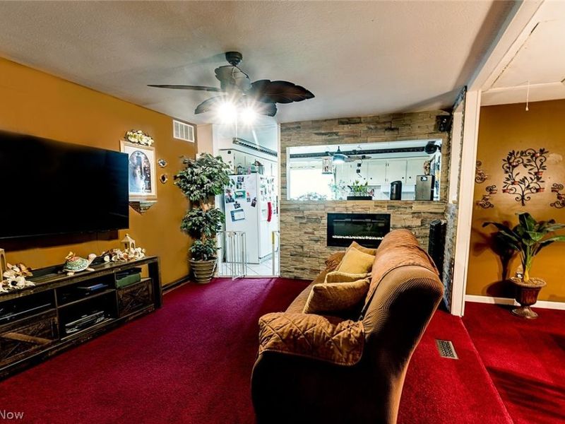 4624 Meadow Lane, South Lorain, OH 44055 Photo 4