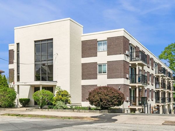 245 Lafayette Street, Unit 1H, Salem, MA 01970