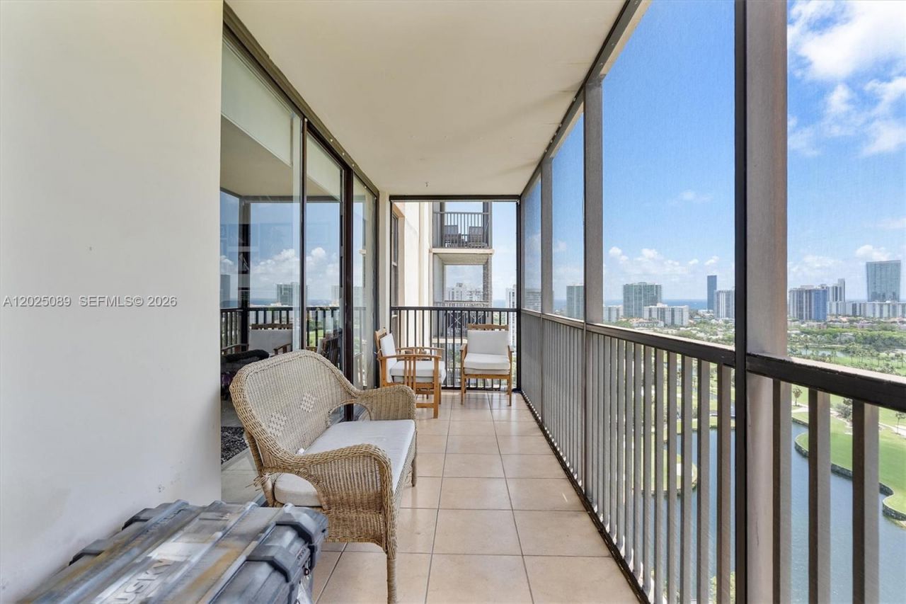 20379 W Country Club Dr , Unit 2535, Aventura, FL 33180 Photo