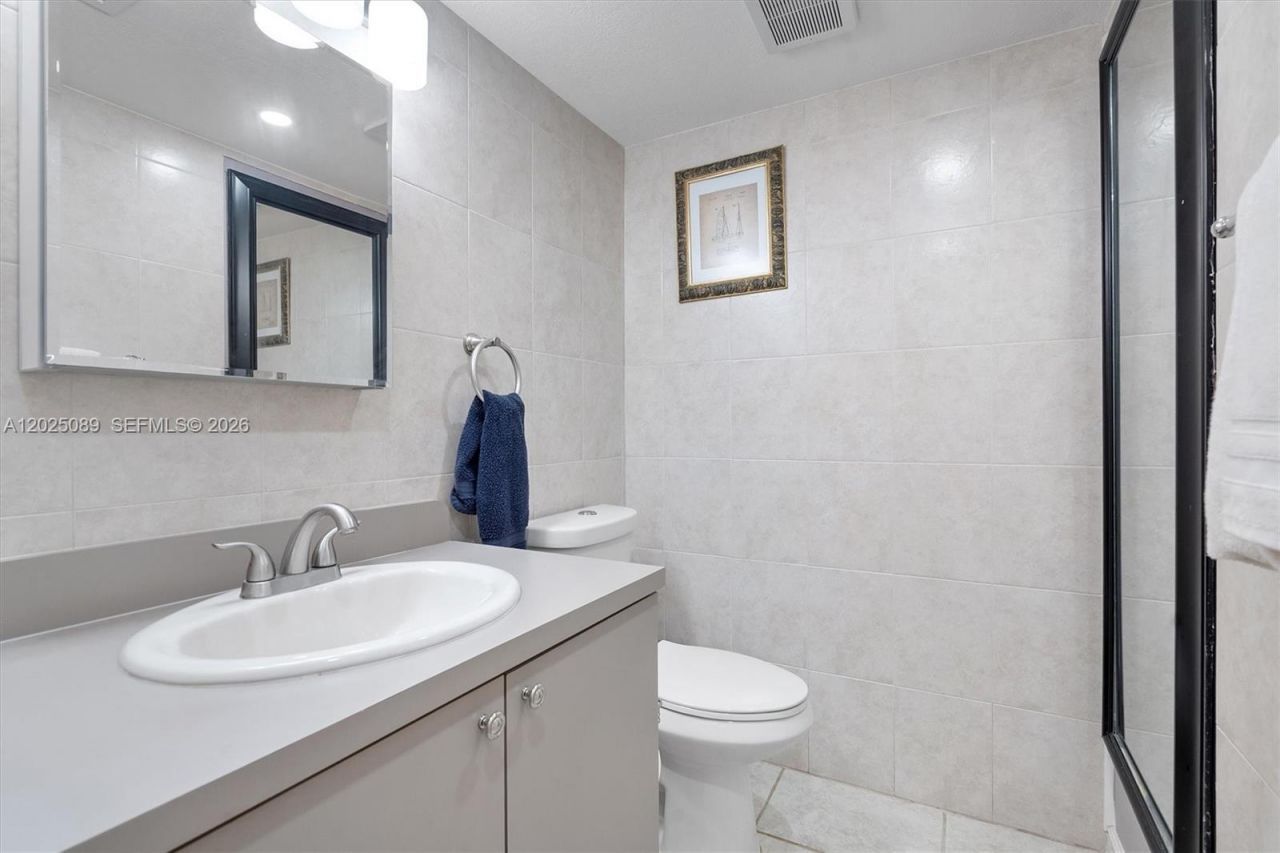 20379 W Country Club Dr , Unit 2535, Aventura, FL 33180 Photo
