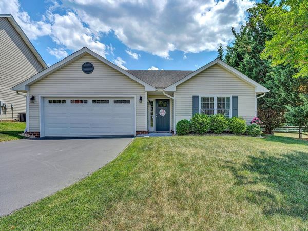 2605 Queens WAY , Vinton, VA 24179