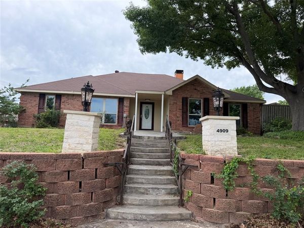 4909 Van Ness Street , Garland, TX 75043